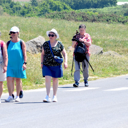 MARCHE DU 27 MAI A CLEDER ( PHOTOS NON LIBRES DE DROIT)